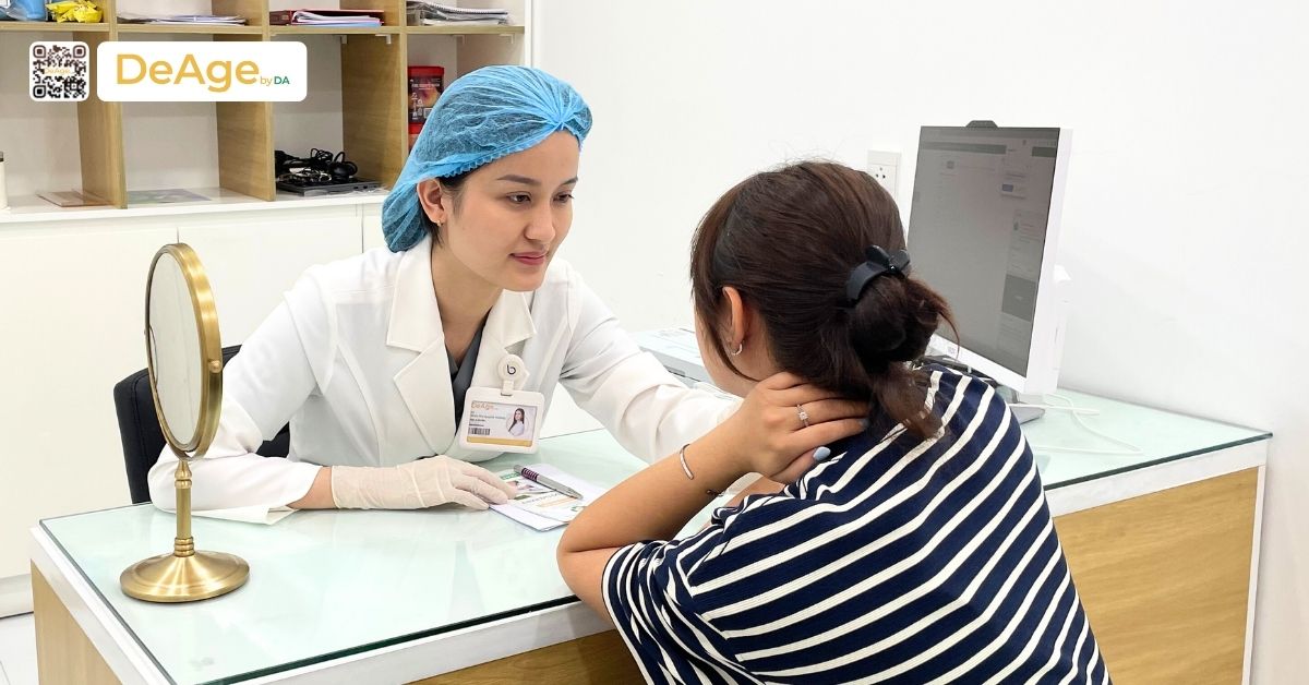 Nâng cơ HIFU giá bao nhiêu và đối tượng nào nên thực hiện? 2 bsi thăm khám da